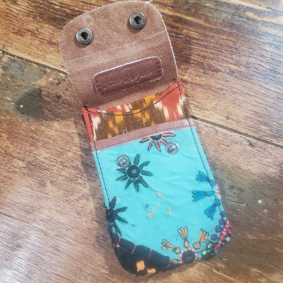 🌎👽 Free People Boho Embroidered Repurposed vtg banjara hippie Wallet card case - Picture 4 of 8